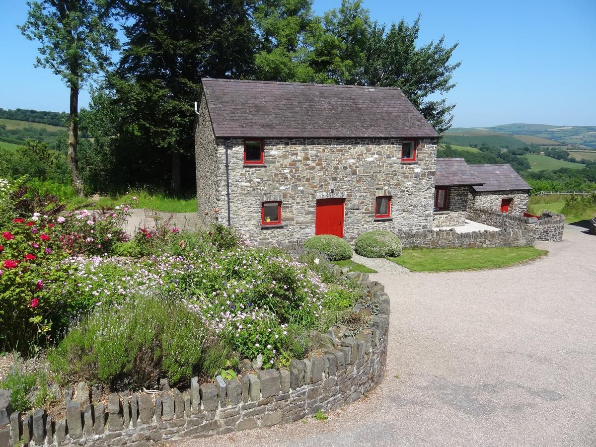 Treberfedd Farm Cottages And Cabins Lampeter Luaran gambar